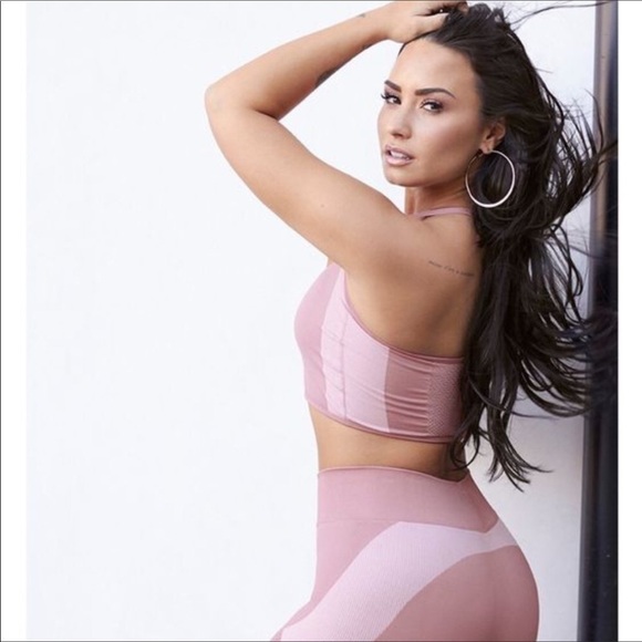 Demi Lovato Fabletics Seamless Tank Top | Size L - Picture 3 of 8